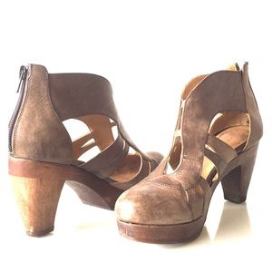 Coclico cutout clog wood leather booties 38